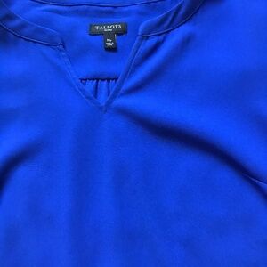 Gorgeous blue Talbots 3/4 length detailed sleeve top